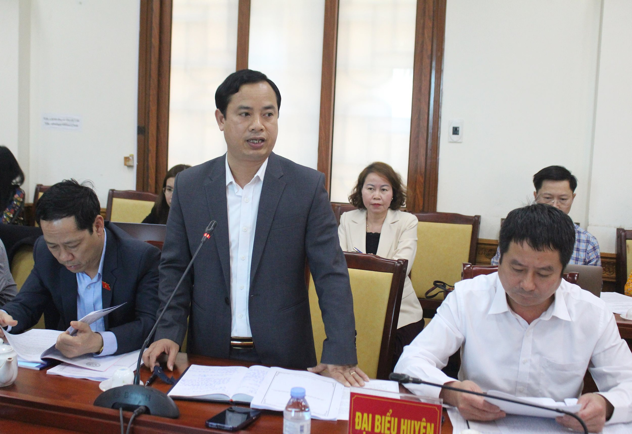 uy_ban_xa_hoi_qh_lam_viec_voi_huyen_quynh_luu_2.jpg