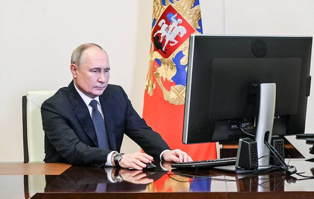 Ông Putin bỏ phiếu tại Văn phòng Tổng thống Nga. (Ảnh:TASS)