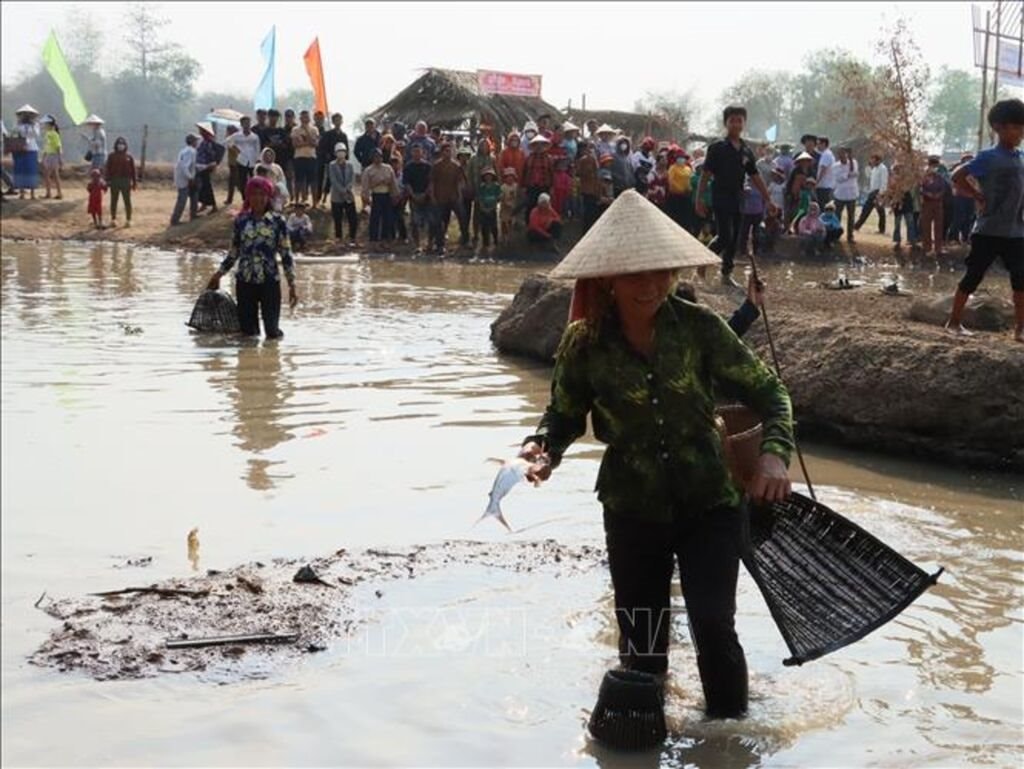 174500-vna_potal_van_hoa_soi_duong_dac_sac_le_hoi_pha_bau_cua_dong_bao_khmer_o_binh_phuoc___stand-1.jpg