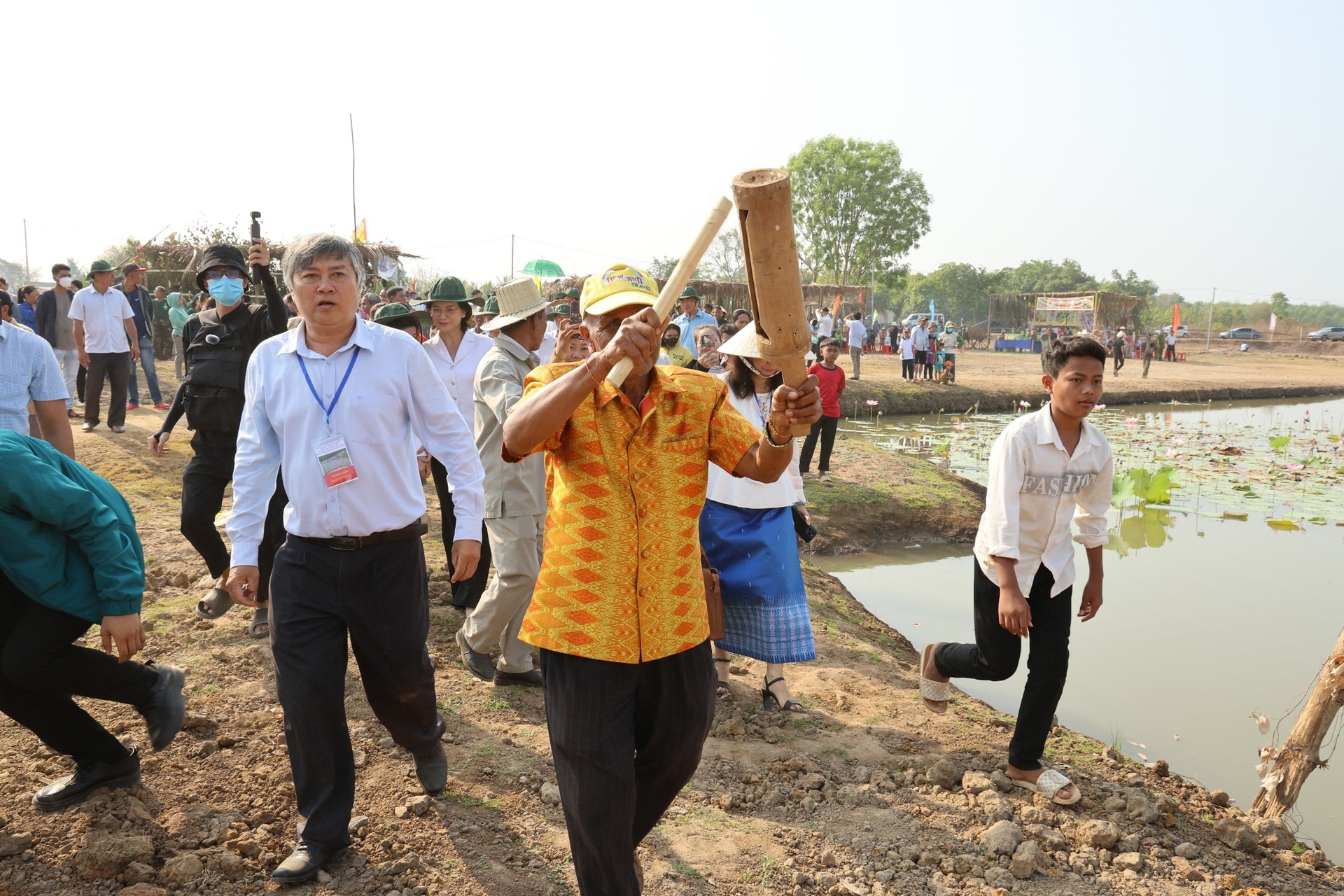 Độc đáo lễ hội Phá Bàu của người Khmer tại Bình Phước- Ảnh 3.