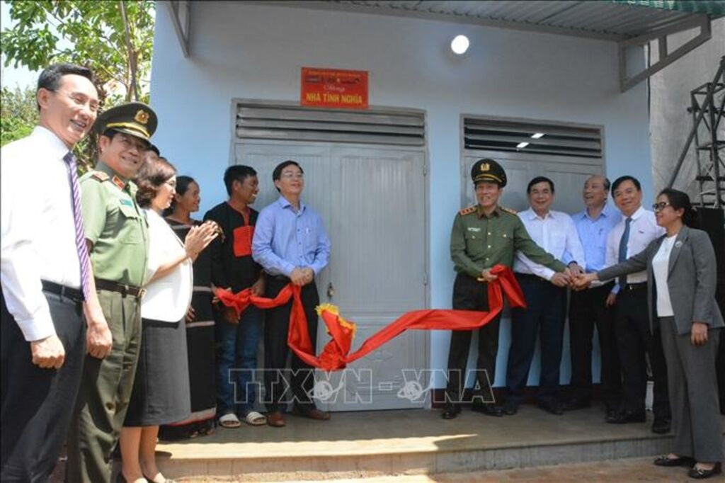 Xây dựng 1.200 căn nhà cho hộ có hoàn cảnh khó khăn tại Đắk Lắk