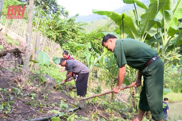 Những “cây đại thụ” giữa rừng già vùng biên