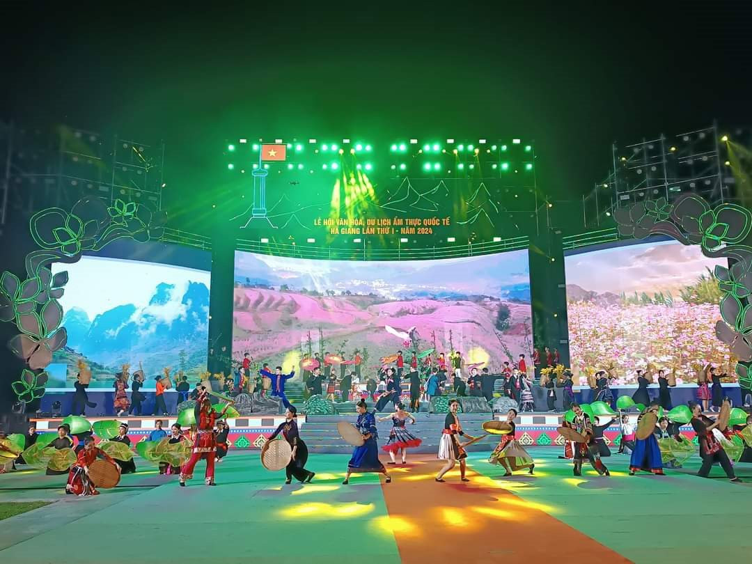 Khai mạc Lễ hội văn hóa, du lịch ẩm thực quốc tế Hà Giang lần thứ nhất - năm 2024