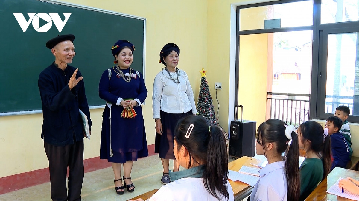 nhung kho tang song ve van hoa dan gian hinh anh 3