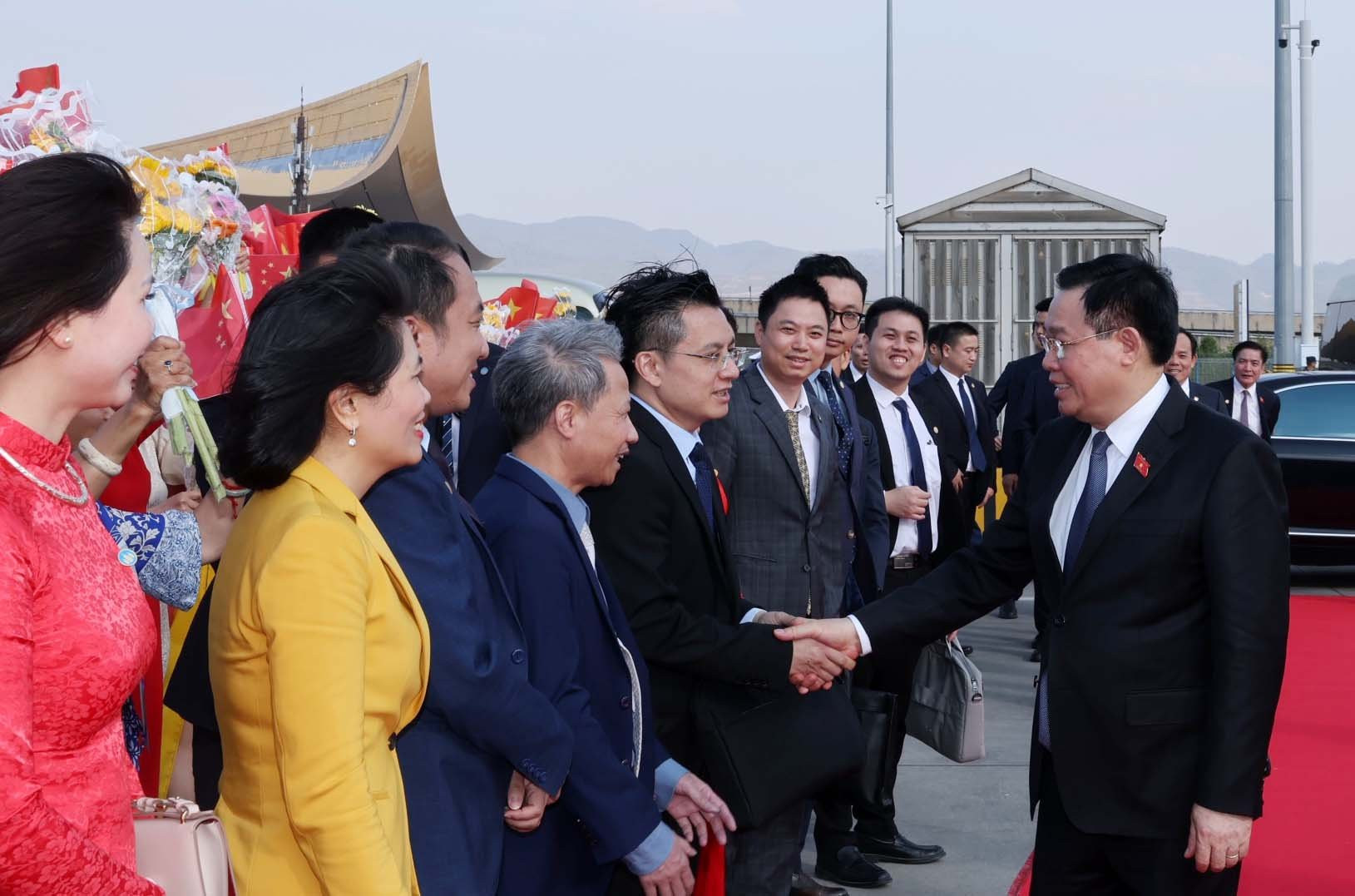 Chủ tịch Quốc hội Vương Đình Huệ kết thúc tốt đẹp chuyến thăm chính thức Trung Quốc -0