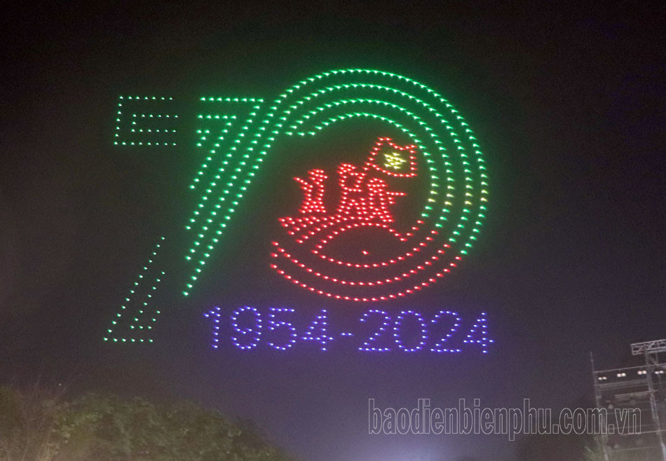 TRỰC TIẾP: Cầu truyền hình kỷ niệm 70 năm Chiến thắng Điện Biên Phủ- Ảnh 1.