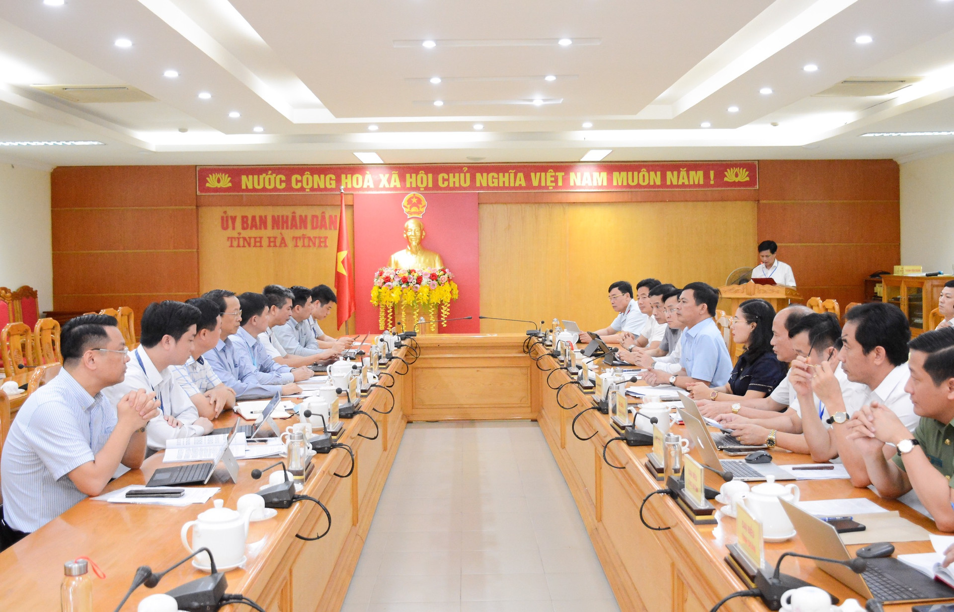 Thứ trưởng Phạm Ngọc Thưởng kiểm tra công tác chuẩn bị thi tốt nghiệp THPT tại Hà Tĩnh -0