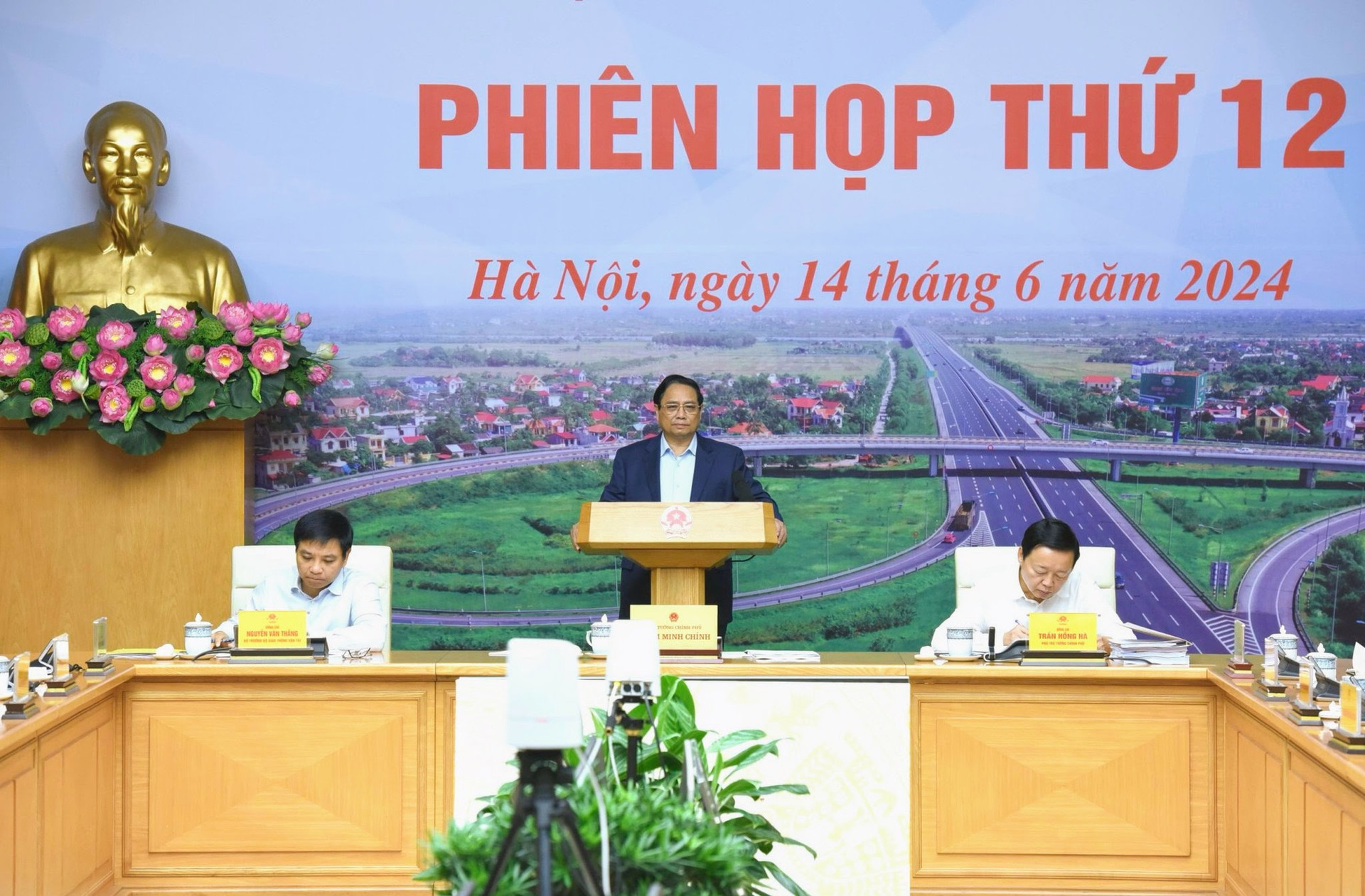 Thủ tướng Phạm Minh Chính: 500 ngày thi đua để hoàn thành 3.000 km cao tốc trong năm 2025- Ảnh 5.