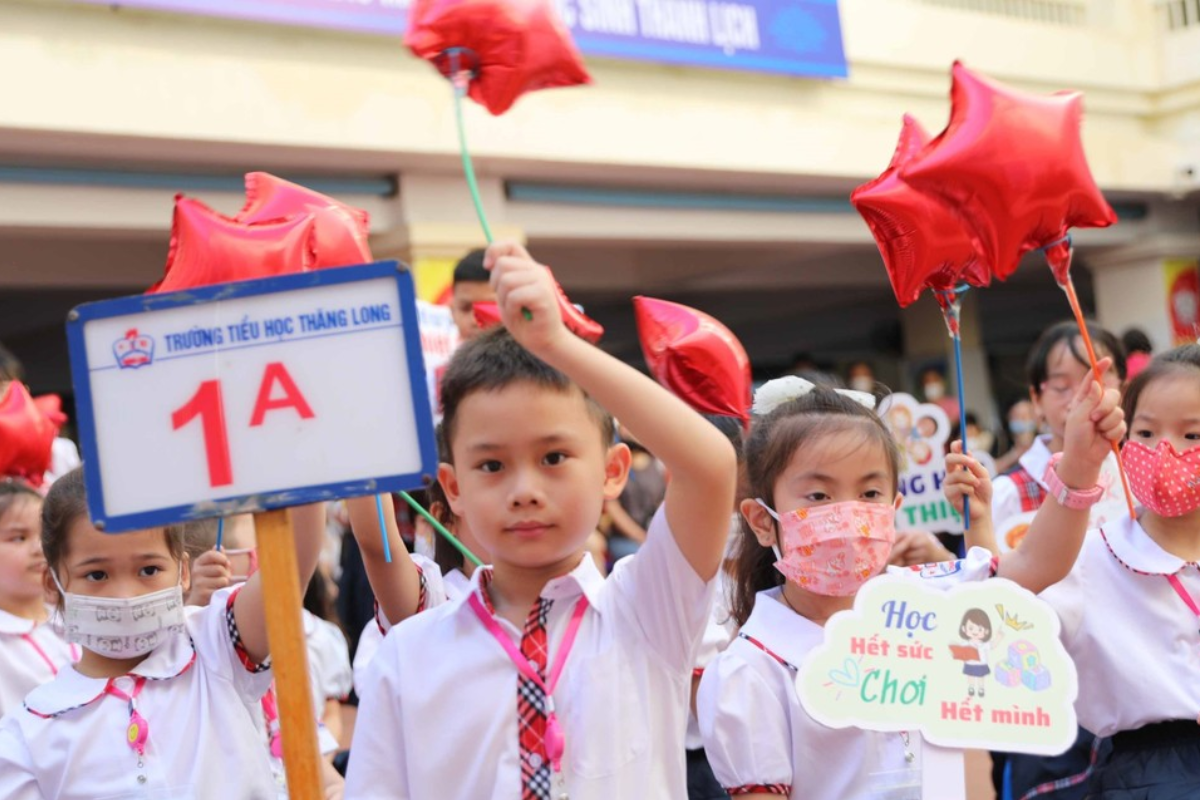 hoc-sinh-lop-1-tuu-truong-som-nhat-truoc-hai-tuan-so-voi-ngay-to-chuc-khai-giang.-anh-minh-hoa-..png