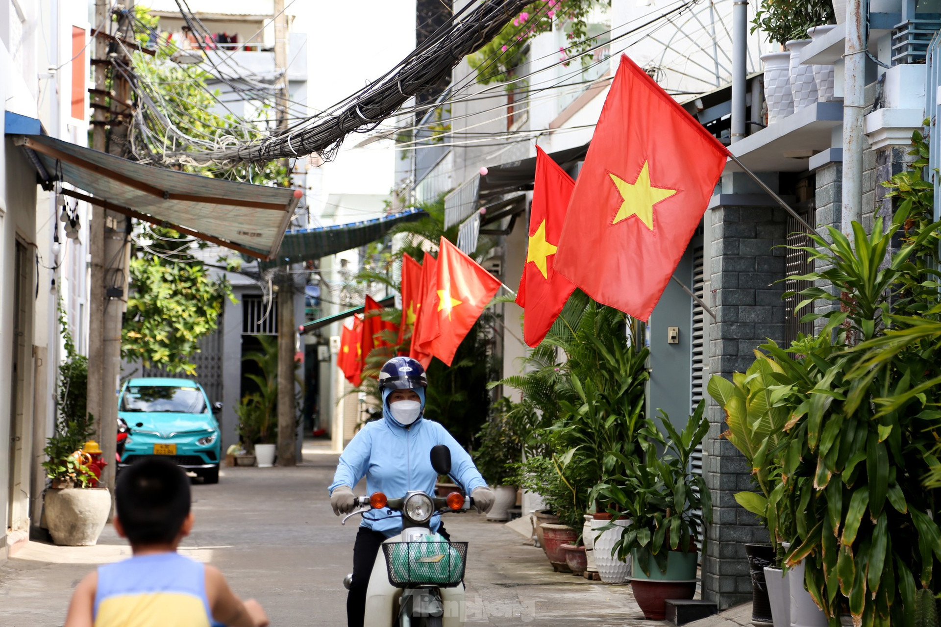 Phố phường Đà Nẵng rực rỡ, chung cư rợp cờ đỏ sao vàng dịp Tết Độc lập ảnh 8