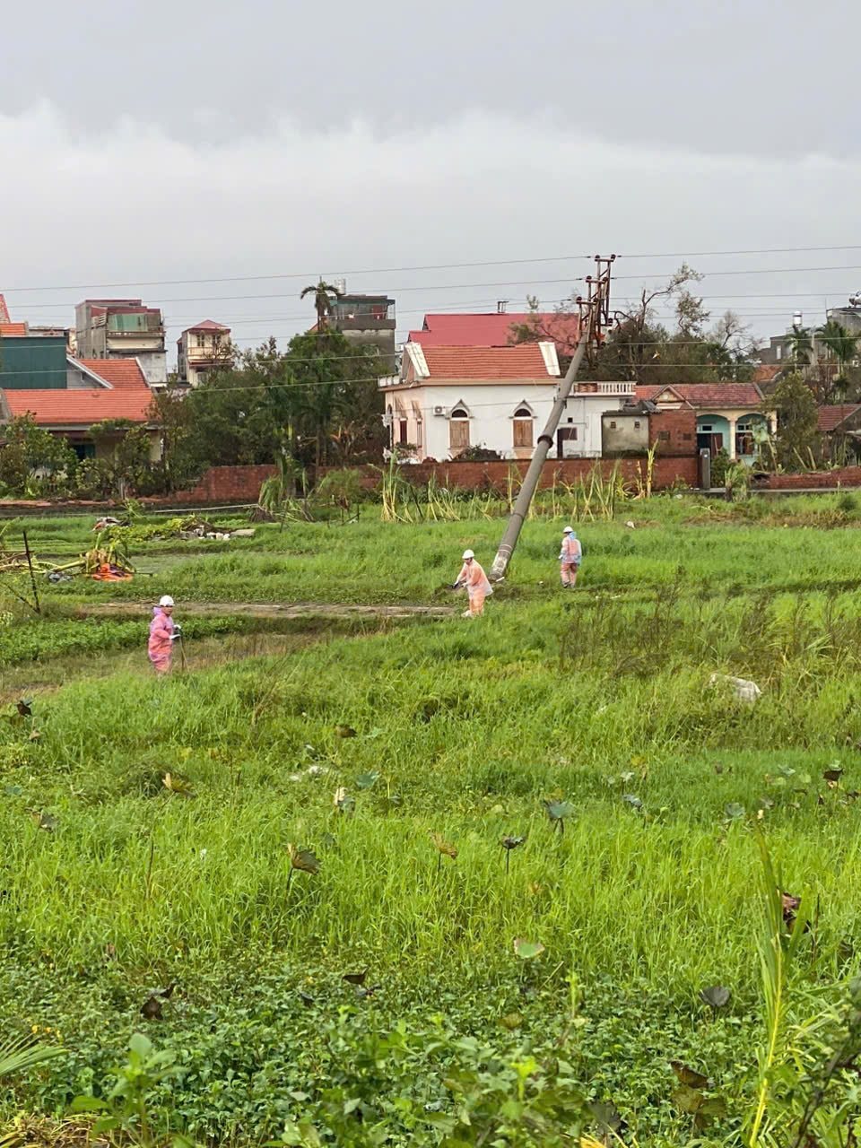 xung-kich-ninh-binh-tai-quang-yen-qn.jpg