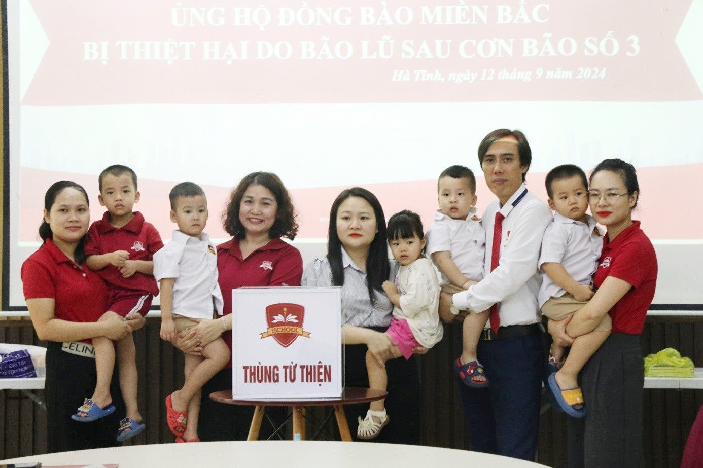 truong-hoi-nhap-quoc-te-ischool-ha-tinh-to-chuc-le-phat-dong-ung-ho-dong-bao-mien-bac-bi-anh-huong-boi-bao-lu.jpg