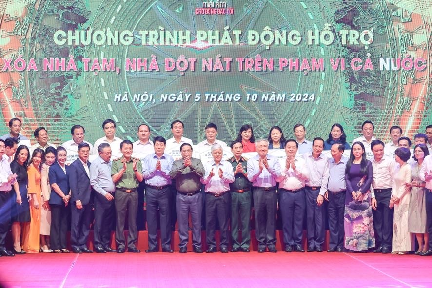 Thủ tướng: Xóa hết nhà tạm, nhà dột nát để không ai bị bỏ lại phía sau trong kỷ nguyên vươn mình của dân tộc- Ảnh 8.