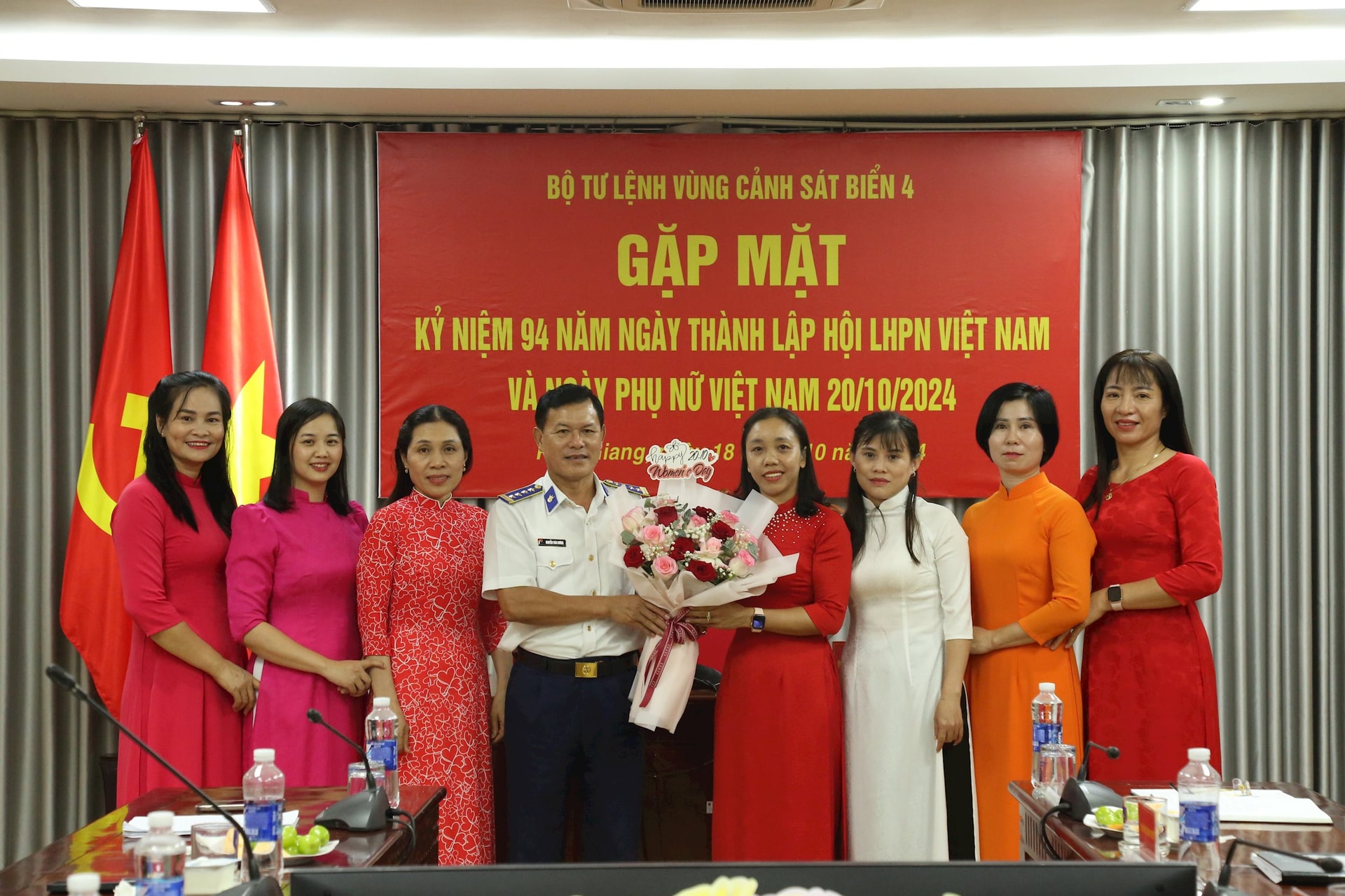 dai-ta-nguyen-thai-duong-uy-vien-ban-thuong-vu-dang-uy-pho-chinh-uy-btl-vung-tang-hoa-cho-cac-chi-em-phu-nu-2-.jpg