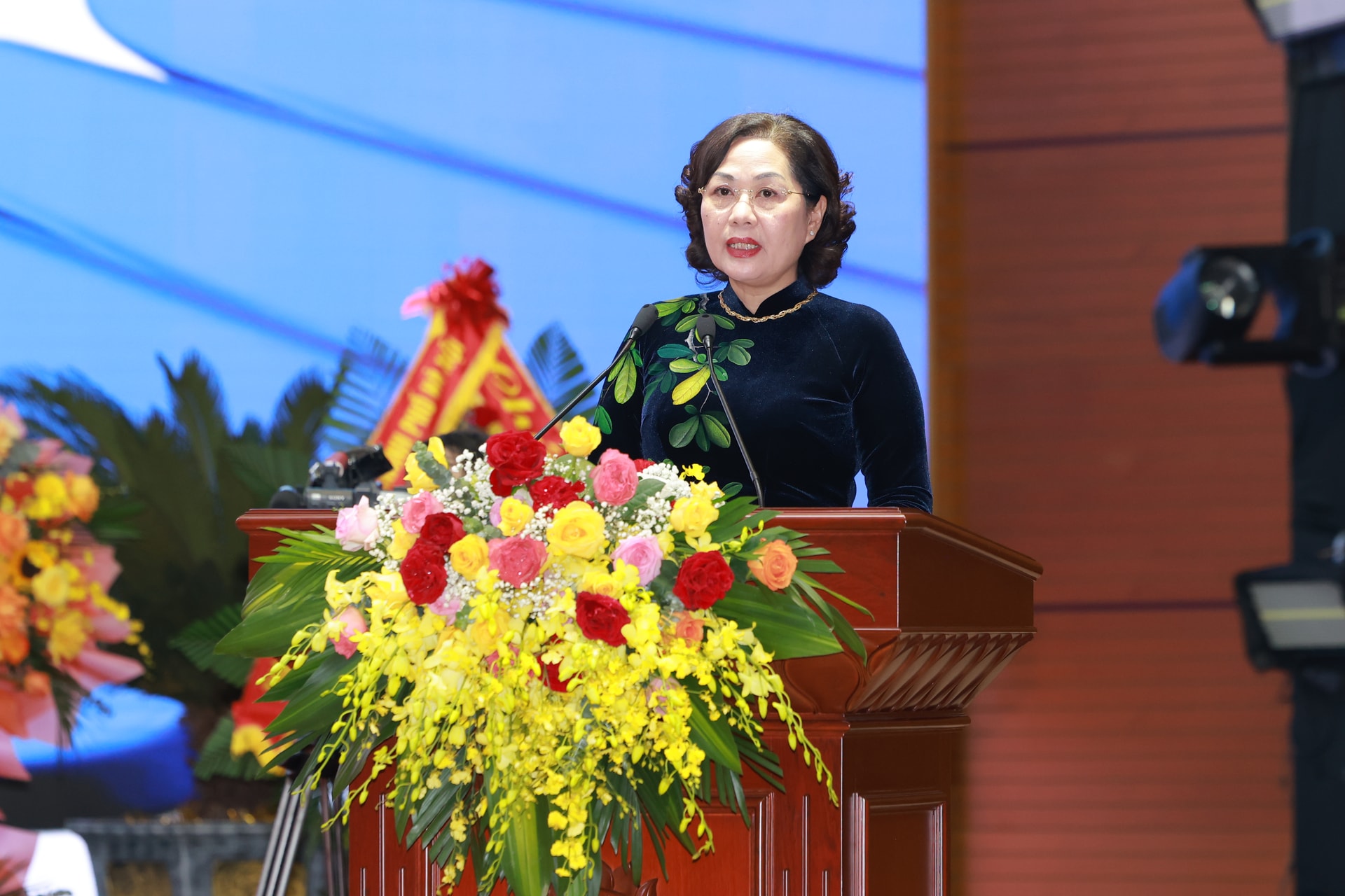 anh-5-td-nhnn-nguyen-thi-hong.jpg