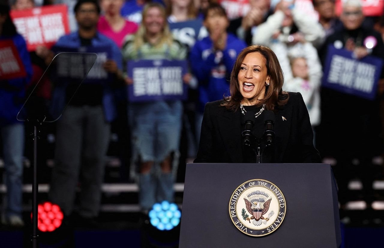 c-2024-11-04t212500z-741289903-rc2lyaachlb2-rtrmadp-3-usa-election-harris.jpg