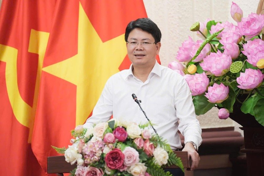 a-tinh-2450.jpg