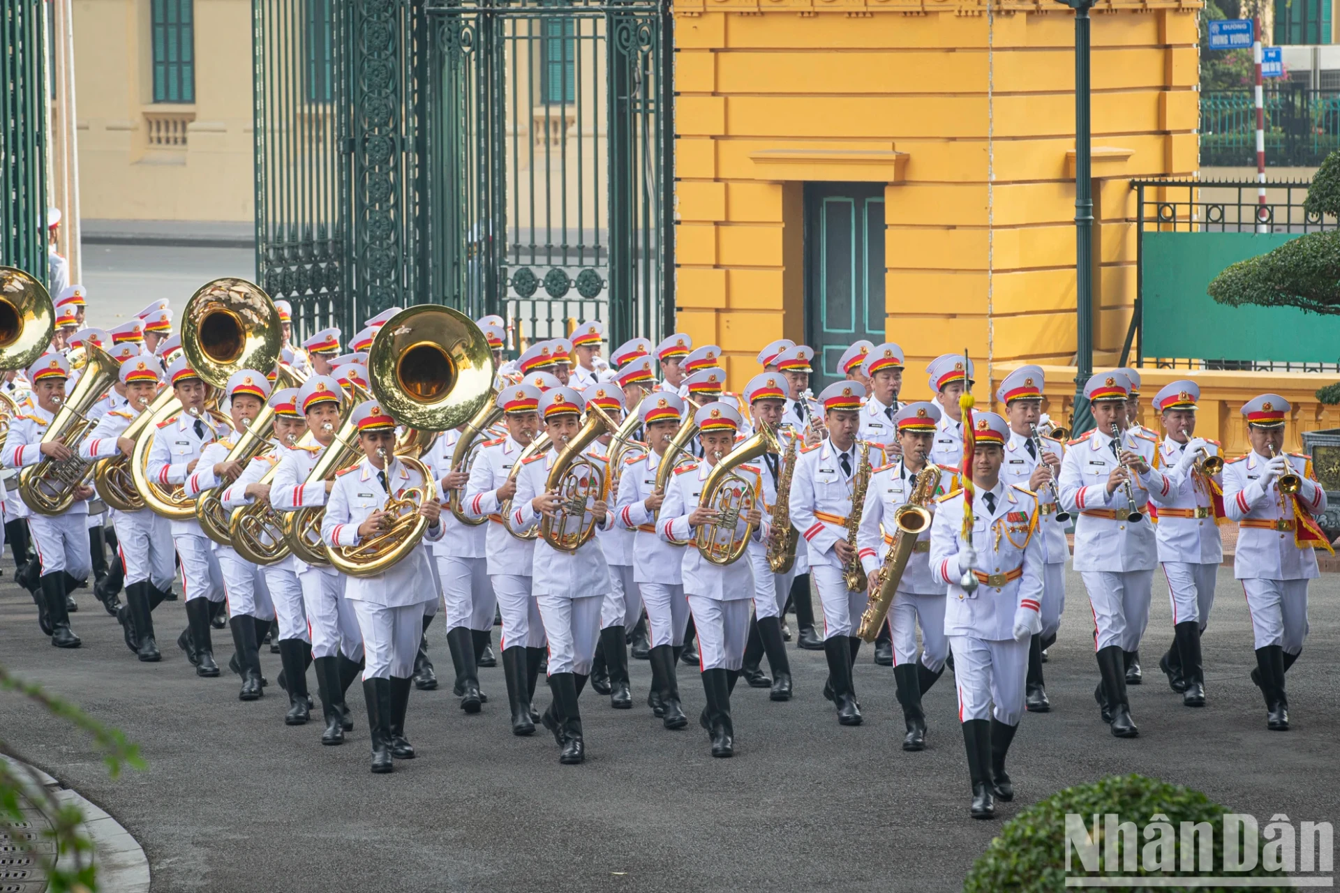 [Ảnh] Chủ tịch nước Lương Cường chủ trì lễ đón chính thức Tổng thống Bulgaria ảnh 4