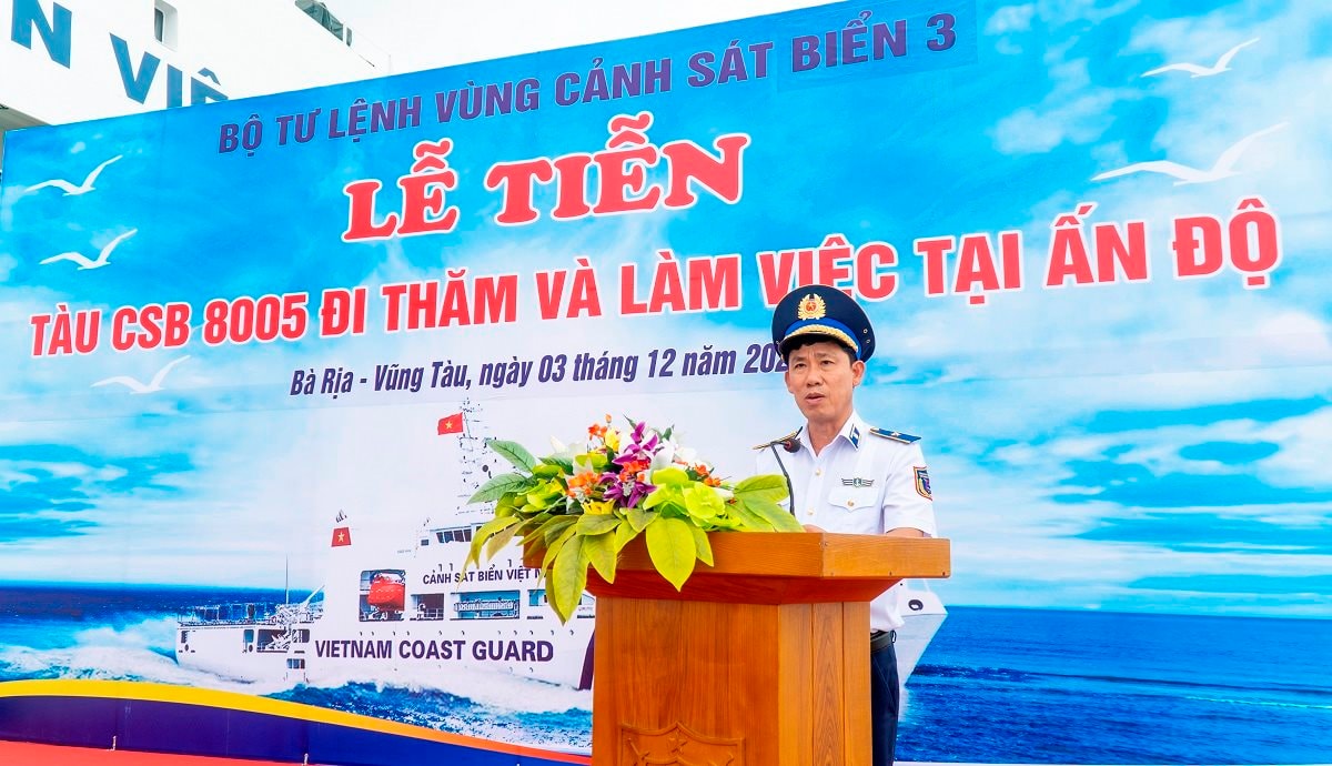 thieu-tuong-ngo-binh-minh-tu-lenh-vung-canh-sat-bien-3-giao-nhiem-vu-cho-doan-cong-tac-tai-le-tien-tau..jpg