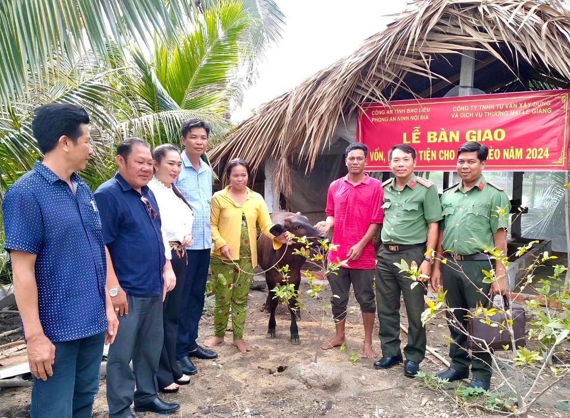 de-han-che-nguoi-dan-co-hoan-canh-kho-khan-tim-den-tin-dung-den-cong-an-cac-cap-tang-cuong-ho-tro-von-vat-nuoi-phuong-tien-on-dinh-cuoc-song.jpg