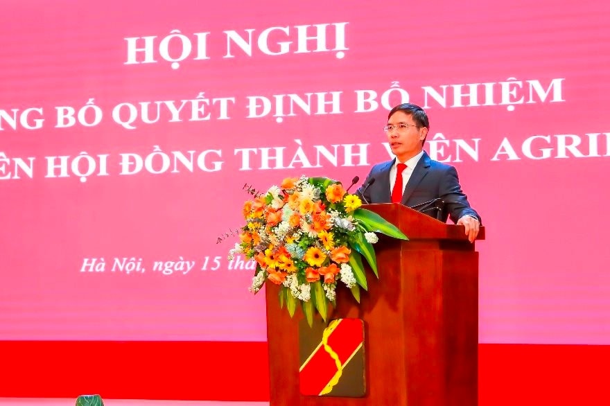 dc-pham-duc-an-bi-thu-dang-uy-chu-tich-hdtv-agribank-phat-bieu-tai-hoi-nghi.jpg