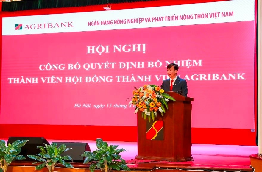 dc-pham-duc-tuan-thanh-vien-hdtv-agribank-phat-bieu-nhan-nhiem-vu-moi.jpg