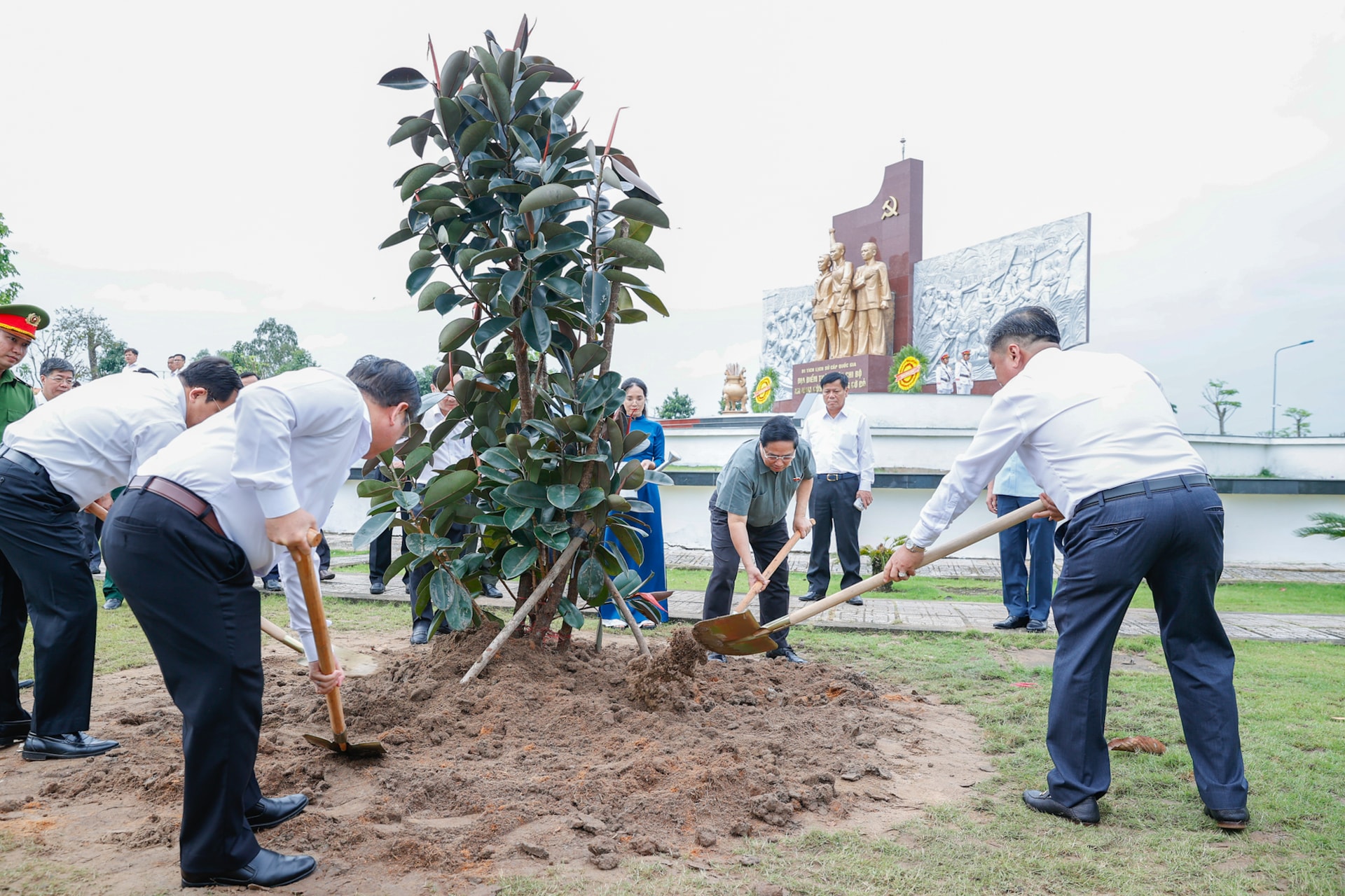 Thủ tướng dâng hương tại Khu di tích Chi bộ An Nam Cộng sản Đảng ở Cần Thơ- Ảnh 5.