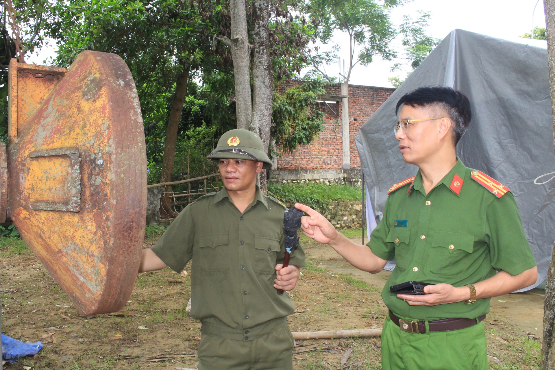 mo-hinh-tieng-keng-binh-yen-tai-xa-chau-tien-quy-hop.jpg