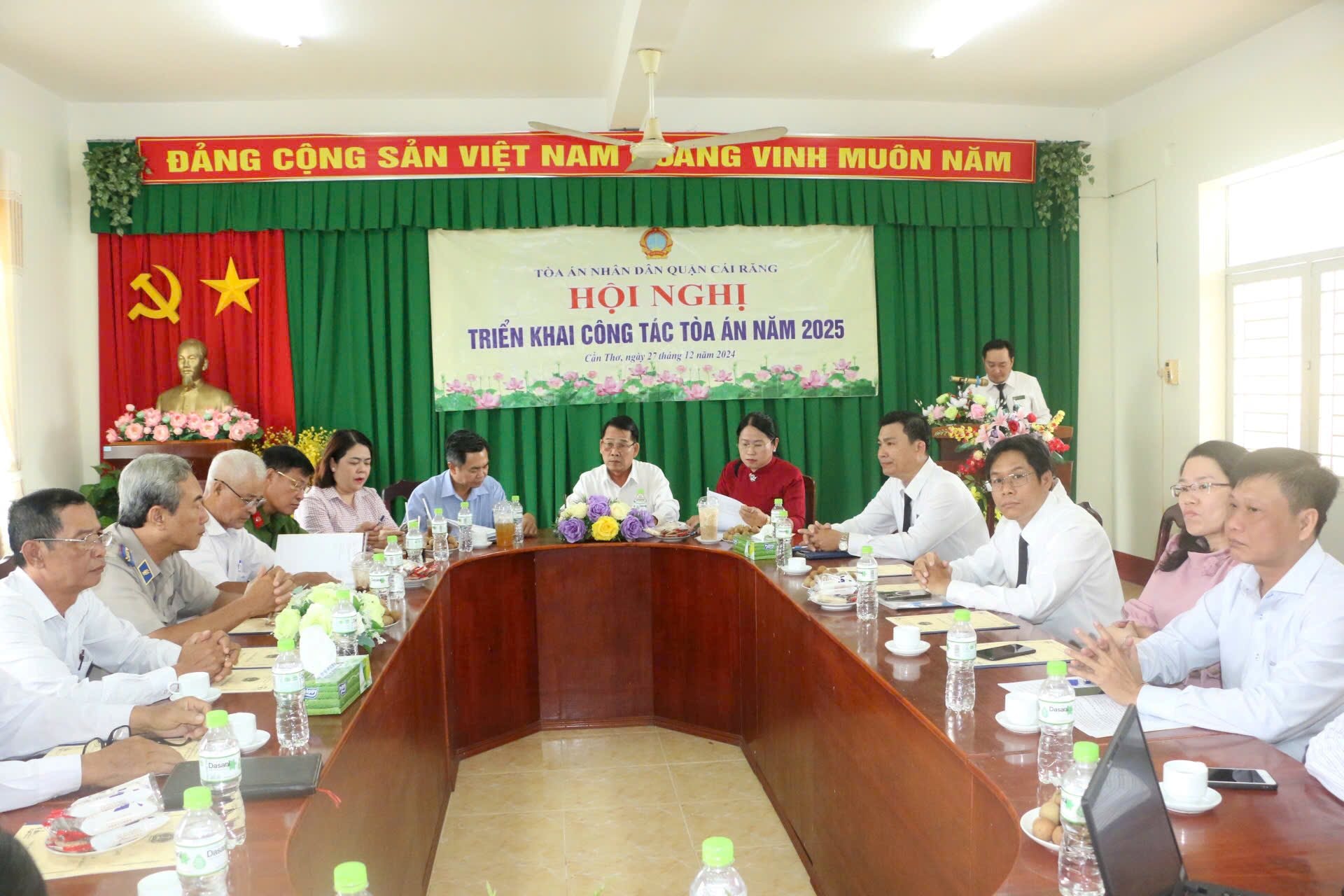 quang-canh-hoi-nghi.jpg