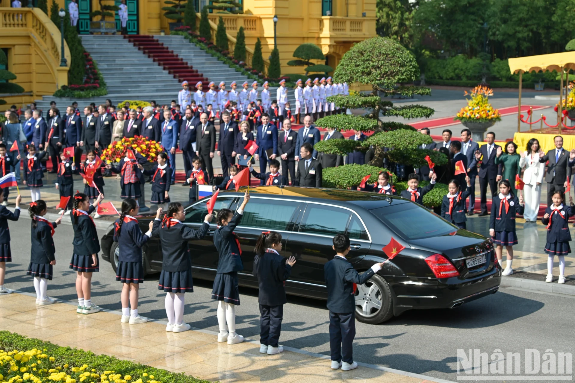 [Ảnh] Thủ tướng Phạm Minh Chính chủ trì Lễ đón Thủ tướng Chính phủ Liên bang Nga Mikhail Vladimirovich Mishustin ảnh 2