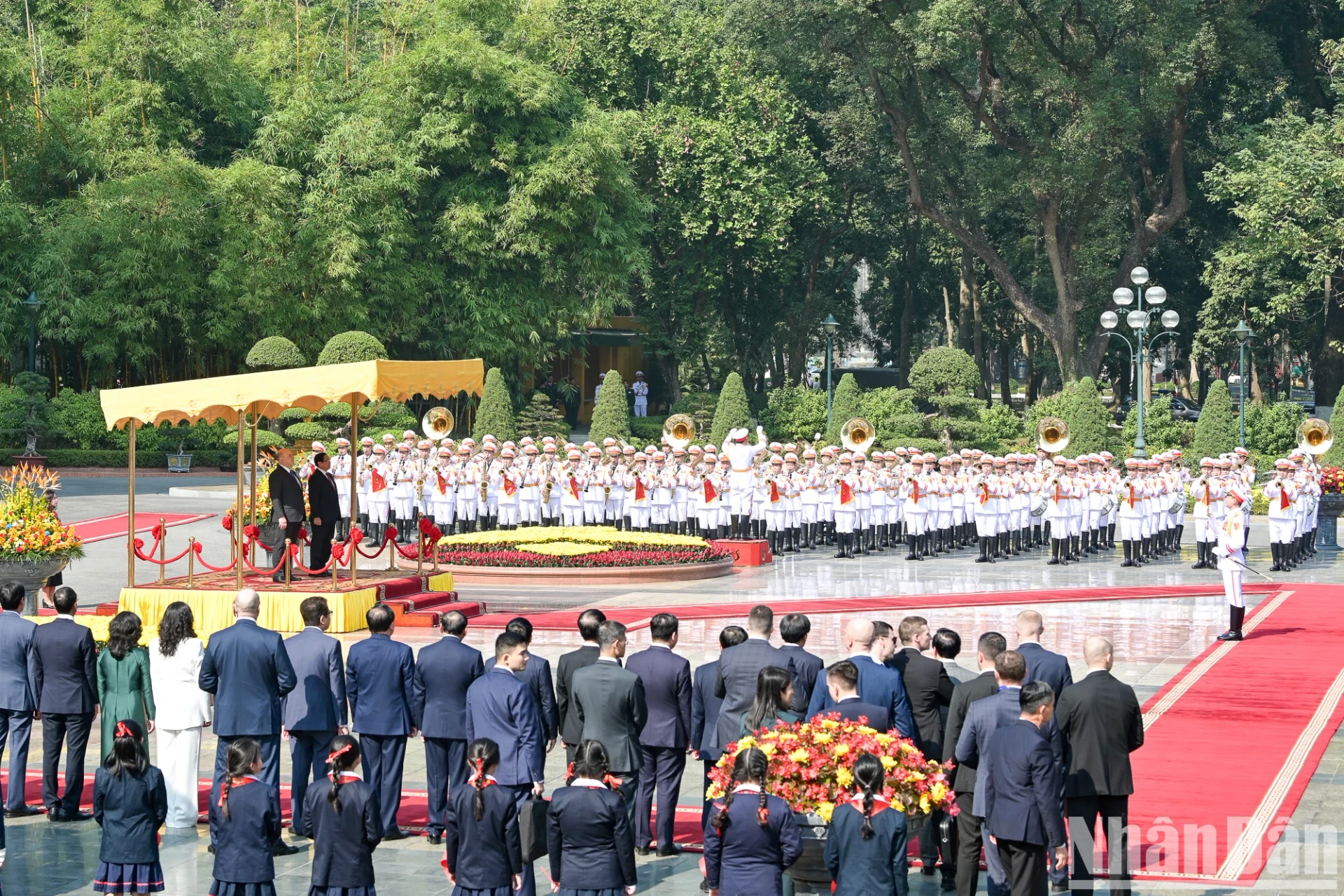 [Ảnh] Thủ tướng Phạm Minh Chính chủ trì Lễ đón Thủ tướng Chính phủ Liên bang Nga Mikhail Vladimirovich Mishustin ảnh 3