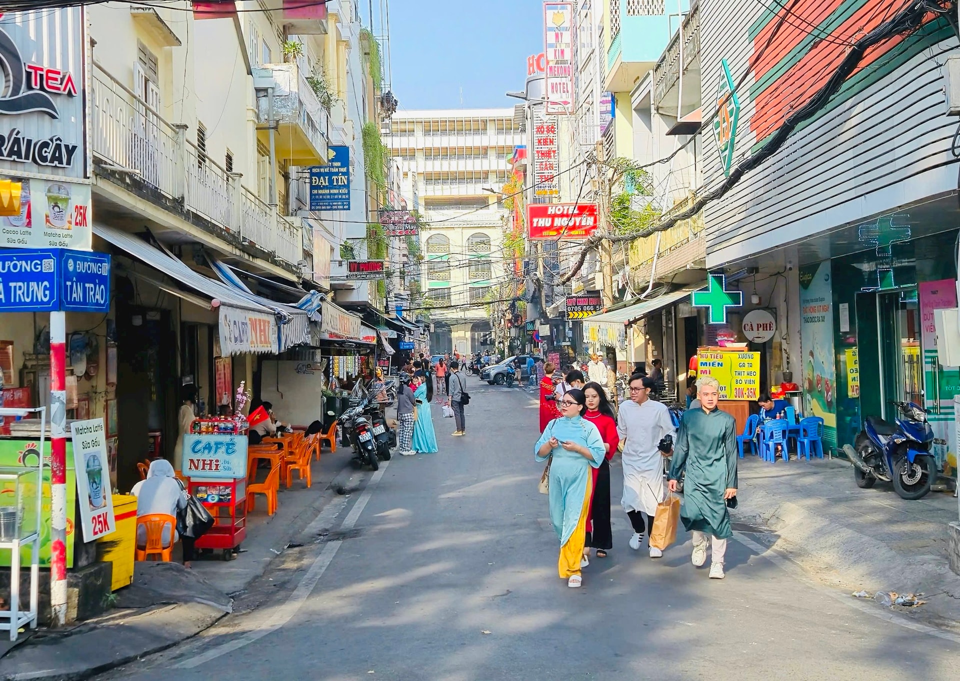 ao-dai-tet-2.jpg