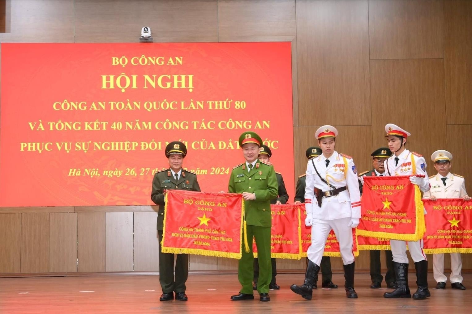 cong-an-tp-can-tho-vinh-du-duoc-bo-cong-an-tang-co-don-vi-dan-dau-phong-trao-thi-dua-cua-bo-cong-an-nam-2024(2).jpg