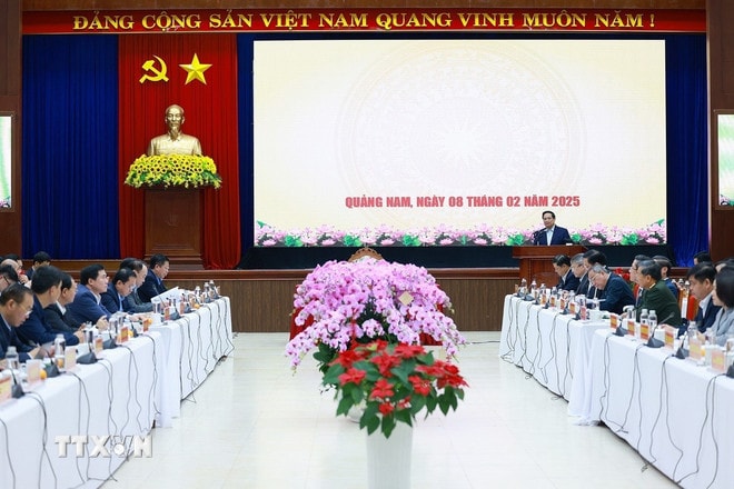 ttxvn-0802-thu-tuong-lam-viec-quang-nam-2.jpg