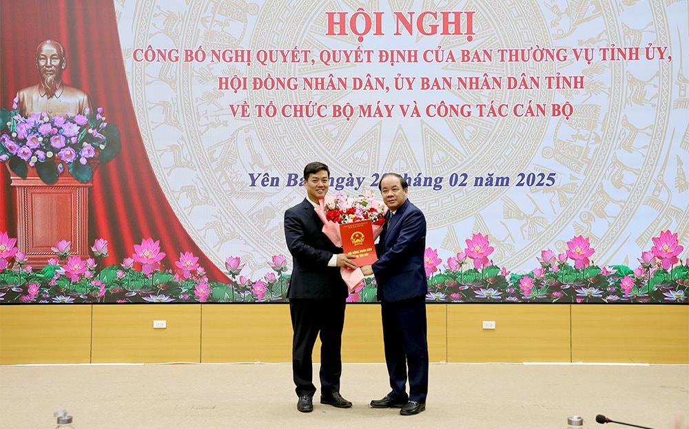 yen-bai-hop-cong-bo-nghi-quyet-2025-1.jpg