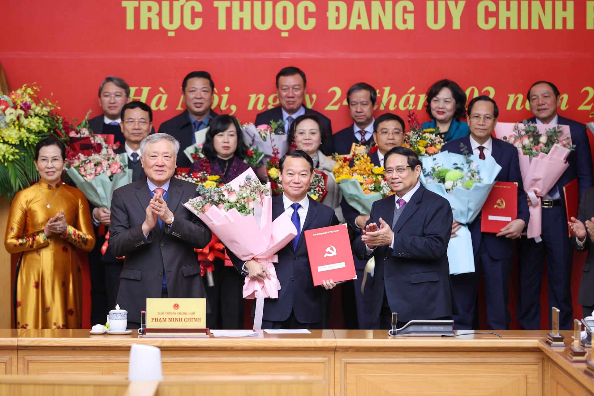 Thủ tướng trao Quyết định thành lập 15 đảng bộ trực thuộc Đảng uỷ Chính phủ- Ảnh 3.