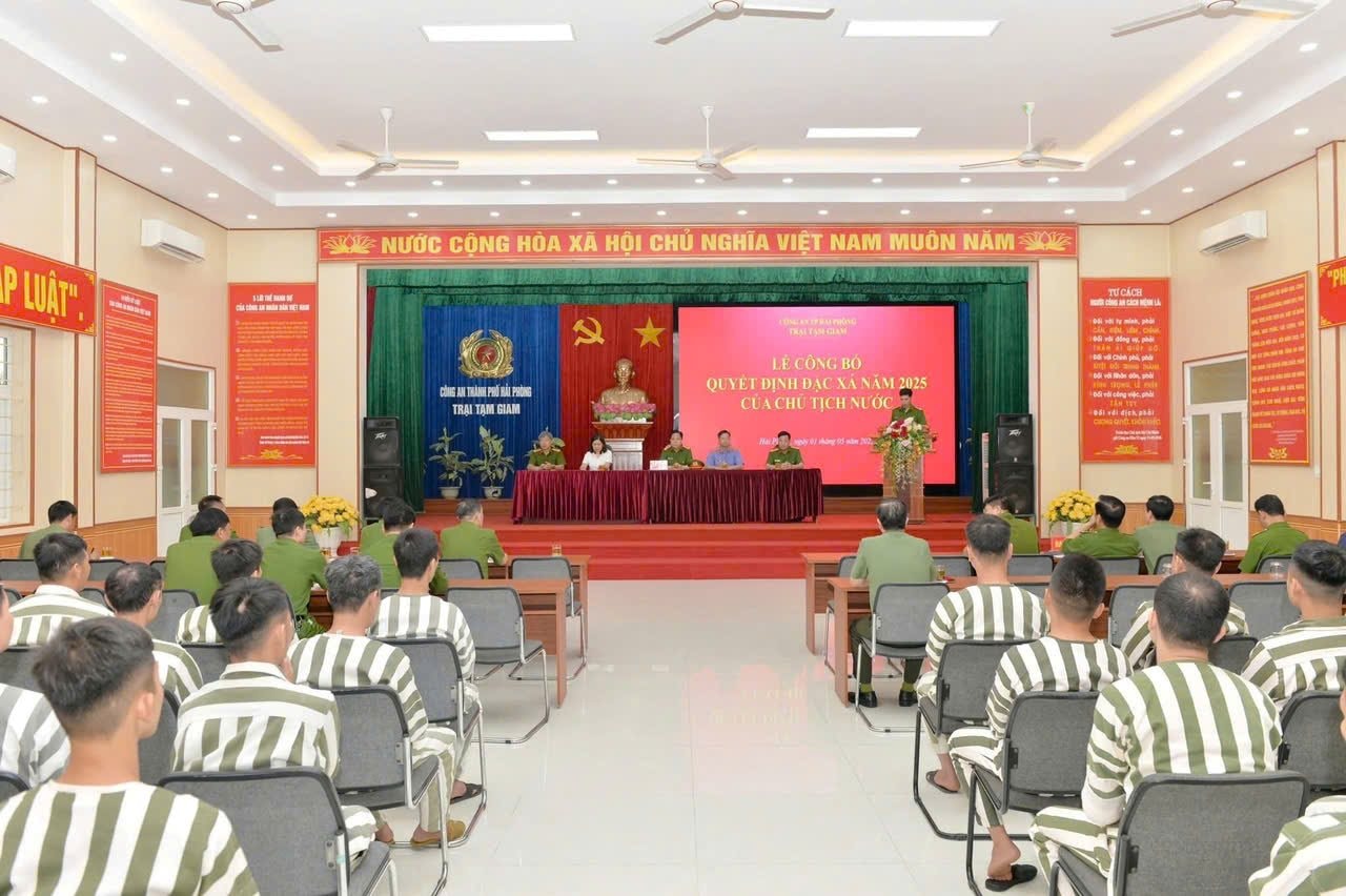 toan-canh-1.5.jpg