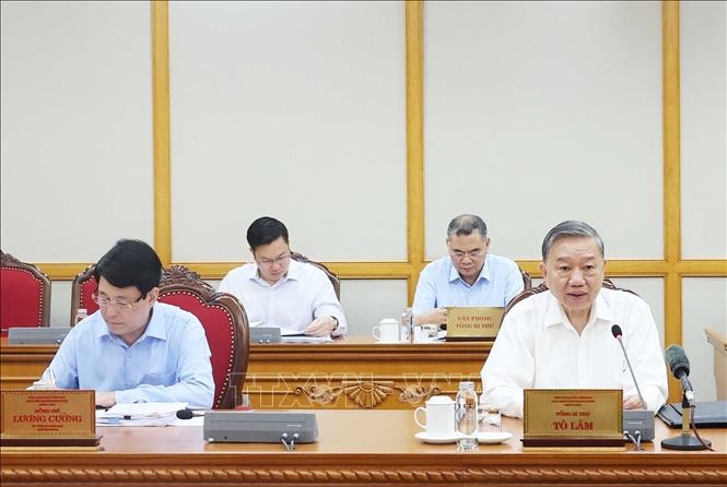 Bộ Chính trị, Ban Bí thư họp triển khai thực hiện sắp xếp tổ chức bộ máy của hệ thống chính trị- Ảnh 1.
