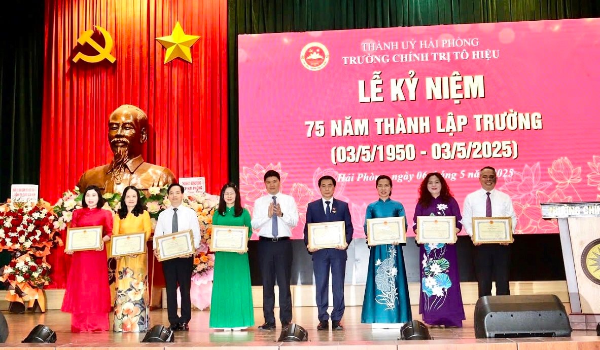 truong-chinh-tri-to-hieu-4.jpeg