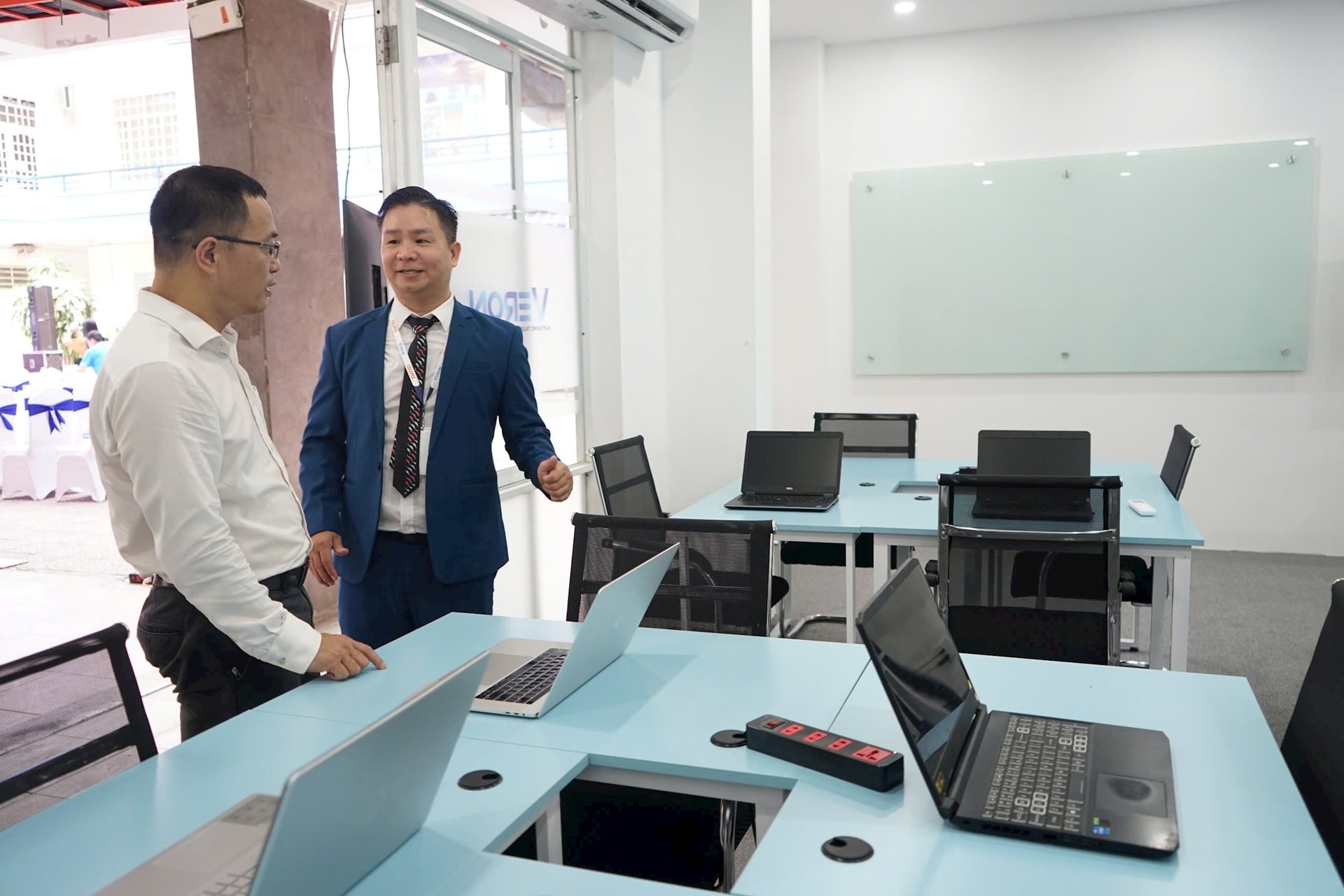 8-5-khai-truong1.jpg