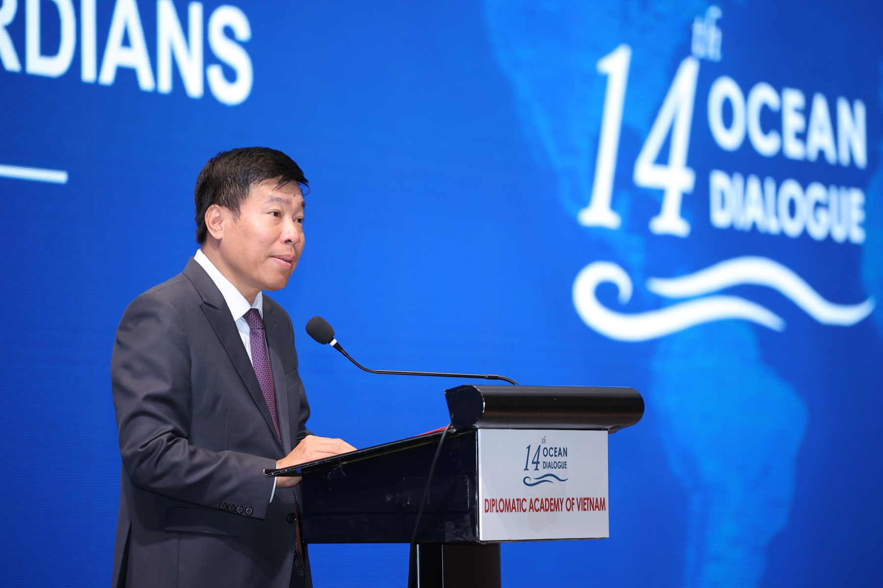 anh-doi-thoai-bien-lan-thu-14-1.png