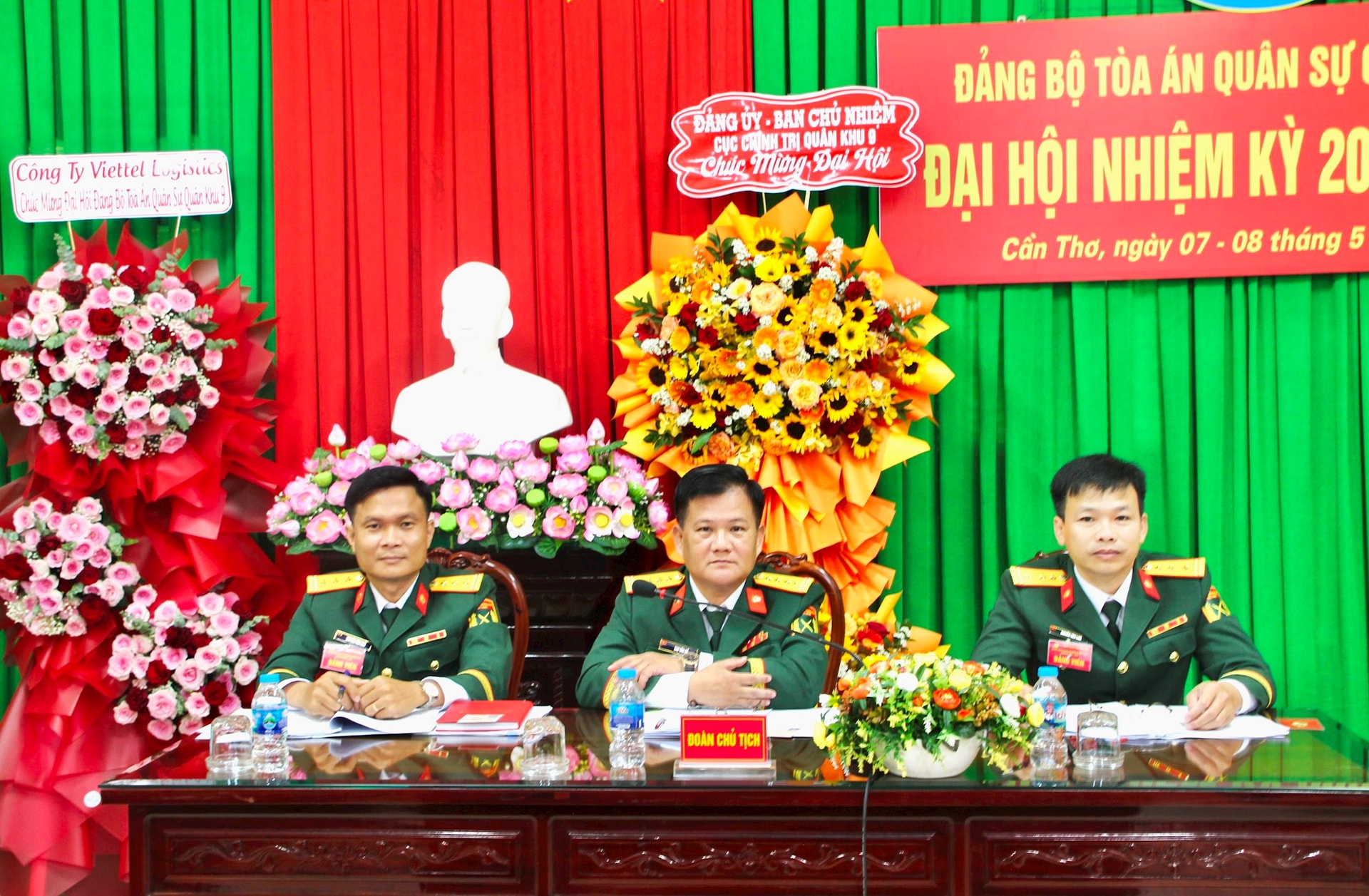 doan-chu-tich.jpg