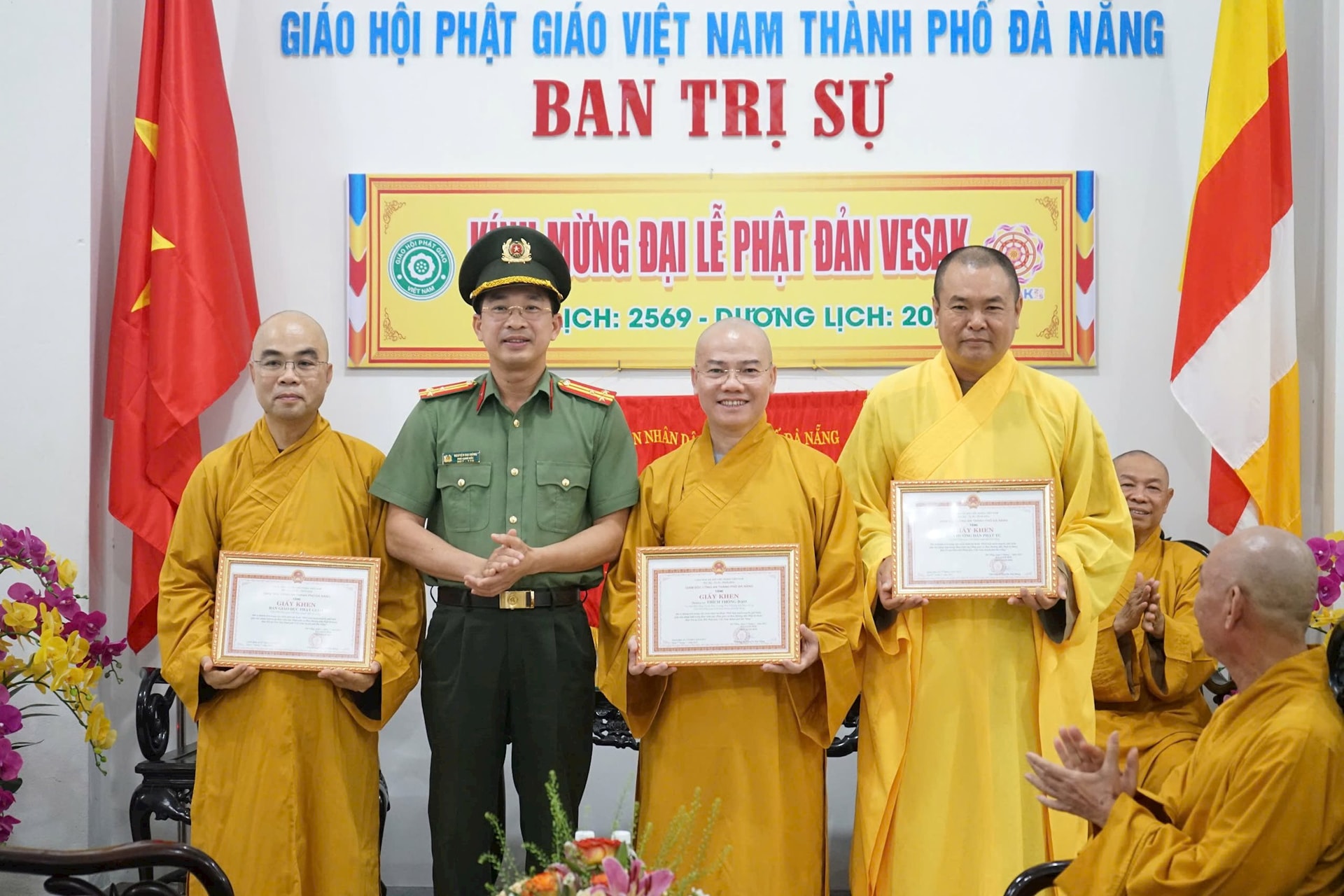 9-5-phat-dan3.jpg
