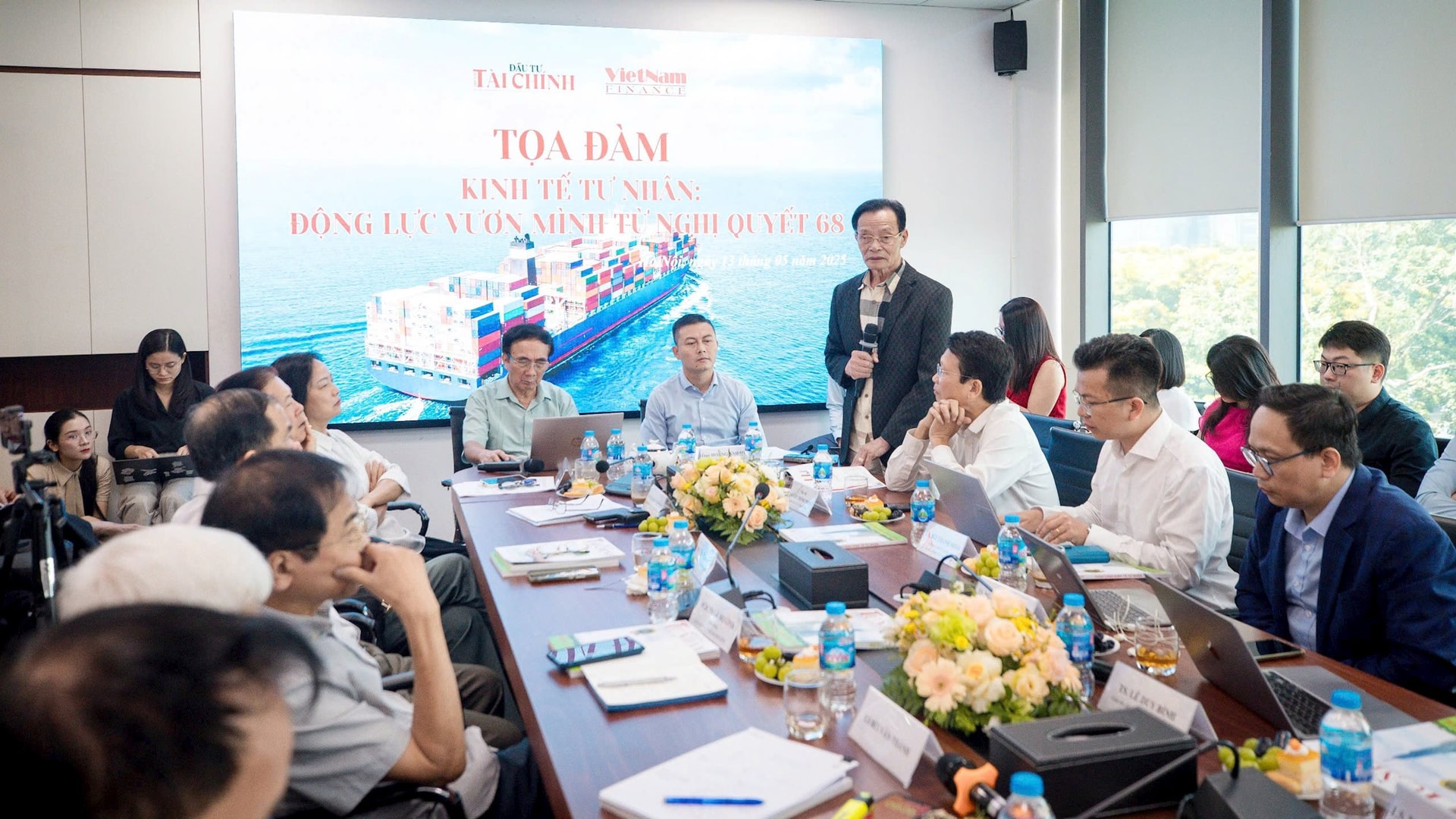 toan-canh-toa-dam.jpg