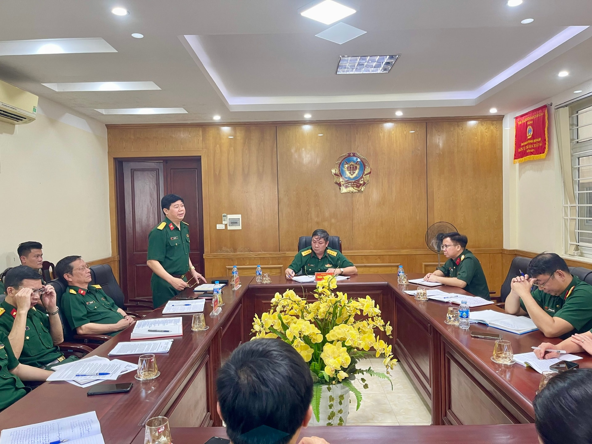 dai-ta-hoang-huu-quy-pho-chanh-an-toa-an-quan-su-trung-uong-phat-bieu-tai-buoi-hop.jpg