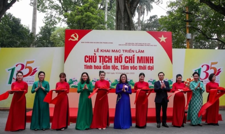 khai-mac-trien-lam.jpg