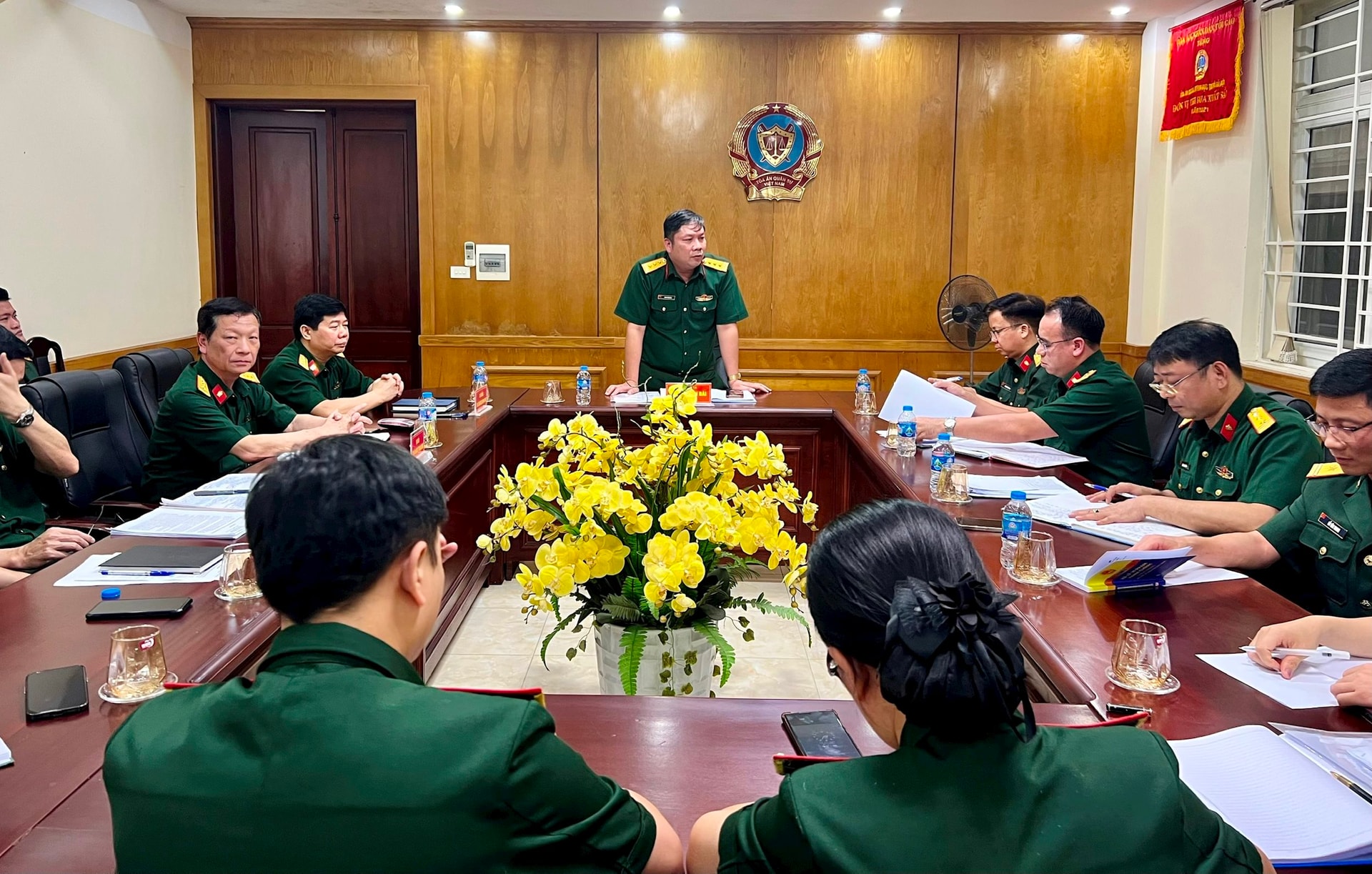 thuong-ta-tran-thanh-bai-chanh-an-toa-an-quan-su-khu-vuc-thu-do-ha-noi-chu-tri-phien-hop-rut-kinh-nghiem-.jpg