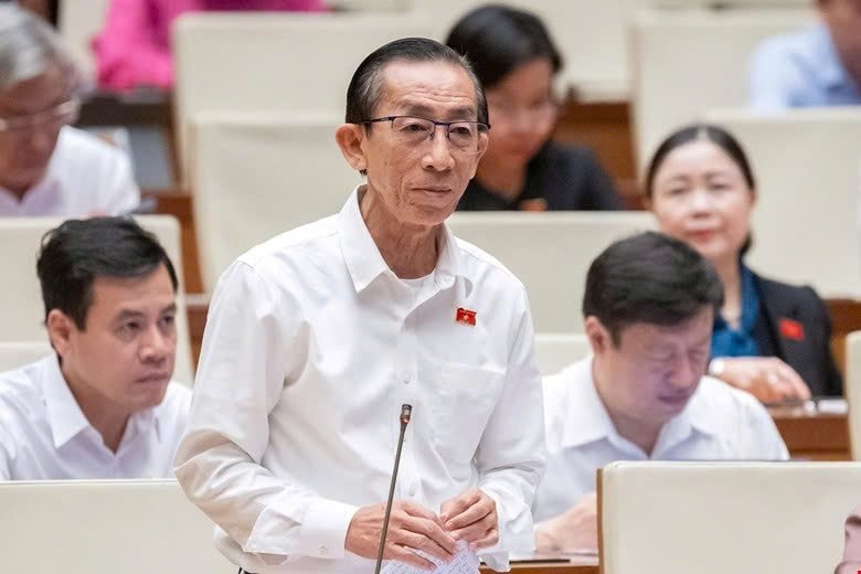 tran_hoang_ngan.jpg