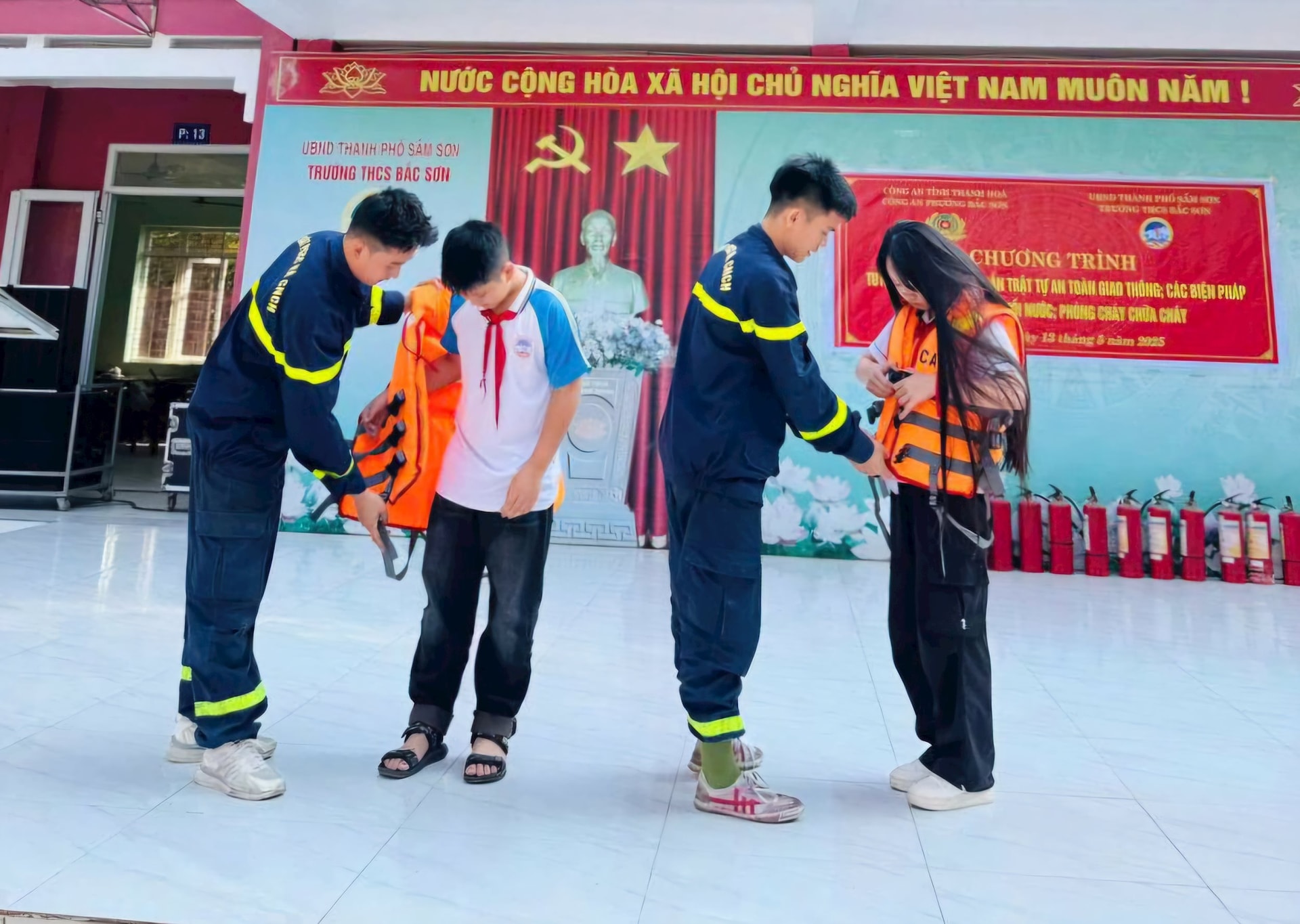 tuyentruyen4.jpg