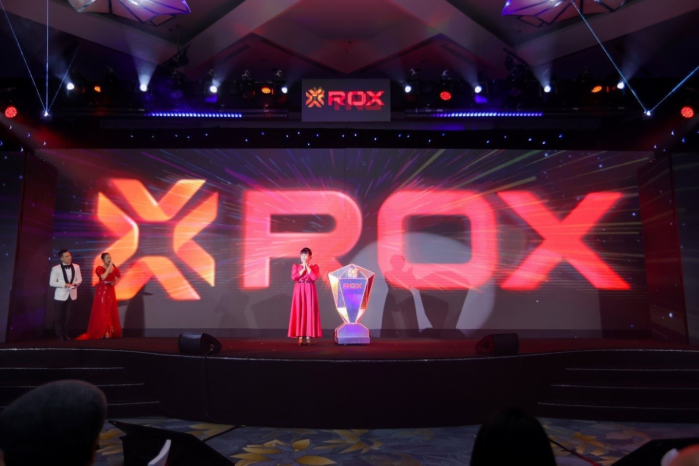 anh-3_ra-mat-rox.jpg